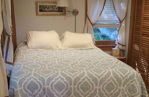 Charlotte Cottage | Charming Summer Camp on Beautiful Lake Champlain