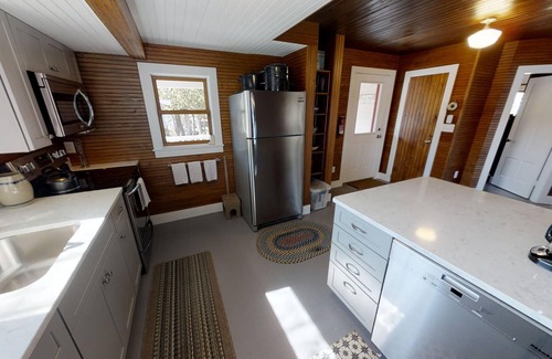 Harpswell House | Charming summer cottage with all the comforts of home. Fabulous covered porch overlooking Card Cove!