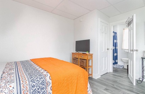 Sturgis Apartment | Charming Super Saver Studio Apartment MISTNO401-4