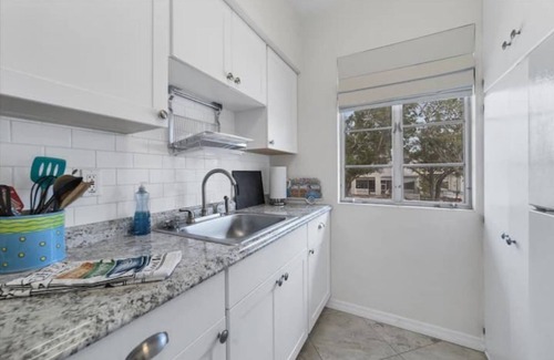 Sarasota Apartment | Charming Sweet Daisy overlooking stunning new pool in awesome Southside Village!