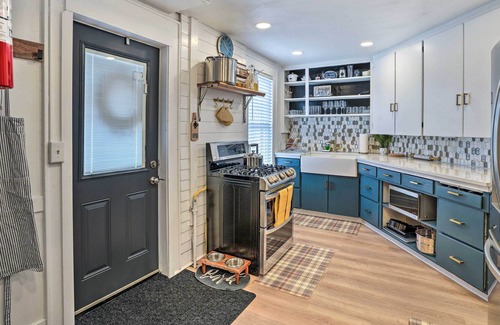 Westside Apartment | Charming Syracuse Apt w/ Private Deck & Fire Pit!