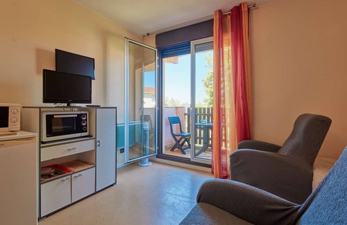Barbotan-les-Thermes Apartment | Charming T1 bis with balcony near Lake Uby, Free Wifi