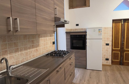 Colle di Val d'Elsa Apartment | Charming Tuscany Saloon - 2BR Apartment in Colle Val d'Elsa Center