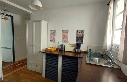 Estreito da Calheta House | Charming three bedroom cottage with a pretty garden and free private parking