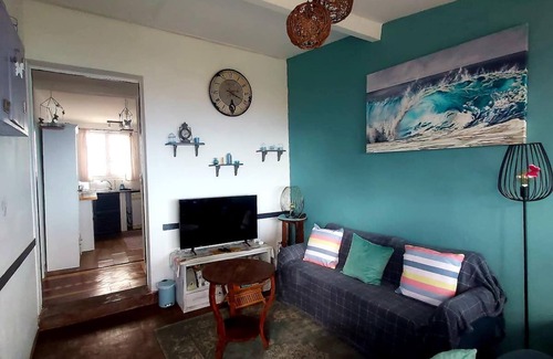 Estreito da Calheta House | Charming three bedroom cottage with a pretty garden and free private parking