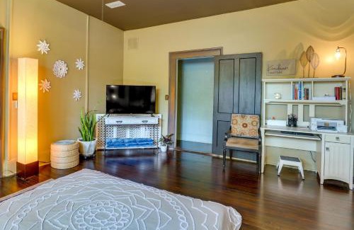 Thomasville House | Charming Thomasville Getaway Walk to Downtown!
