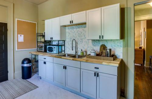 Thomasville House | Charming Thomasville Getaway Walk to Downtown!