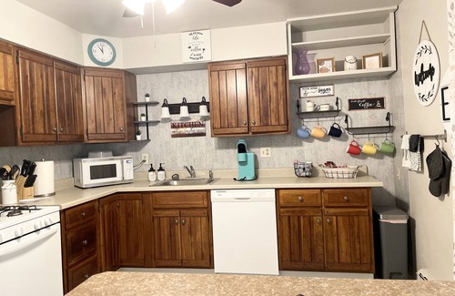 Girard House | Charming three bedroom home with spacious deck, near Elk Creek