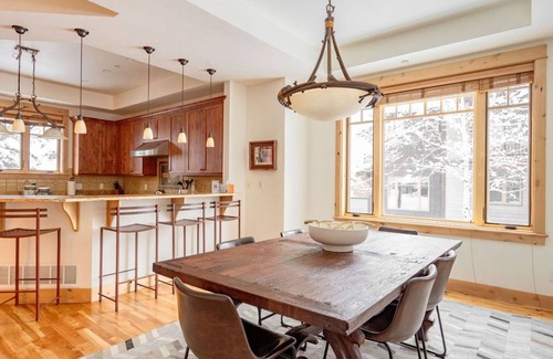 Big Sky House | Charming Townhome! Private Deck with Grill and Hot Tub! 15 Min Drive to Resort!