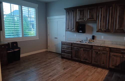 Orem North House | Charming townhome with AC, fitness room, WiFi in brilliant Vineyard