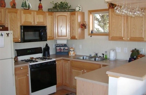 Dillon House | Charming townhouse on the shores of Lake Dillon