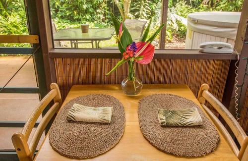Honaunau-Napoopoo Apartment | Charming Tropical Hideaway, Best Snorkeling, Pool, Hot Tub