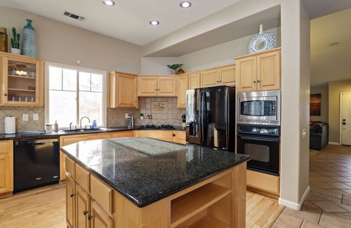 Turlock House | Charming Turlock Home w/Private Pool!