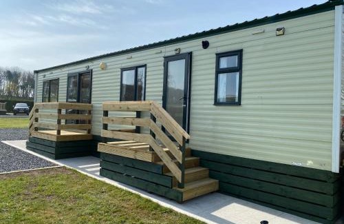 Newton Stewart Ski Chalet | Charming two bedroom static caravan in whithorn