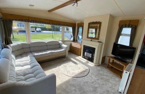 Newton Stewart Ski Chalet | Charming two bedroom static caravan in whithorn