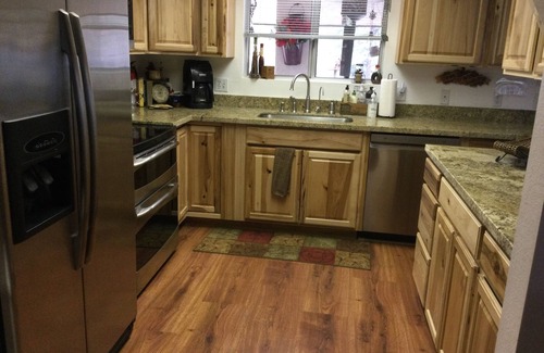 Kingman House | Charming two bedroom cabin located in the Hualapai mountains sleeps 8