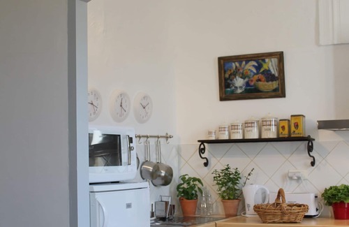 Lourmarin Apartment | Charming Two Bedroom Apartment In The Heart Of Lourmarin. Great Location