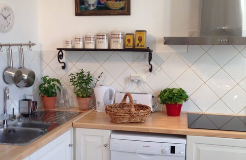 Lourmarin Apartment | Charming Two Bedroom Apartment In The Heart Of Lourmarin. Great Location