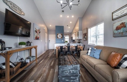 Branson Condo | Charming Updated 2-bedroom condo- Holiday Hills Resort Branson-family amenities!