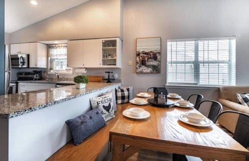Branson Condo | Charming Updated 2-bedroom condo- Holiday Hills Resort Branson-family amenities!