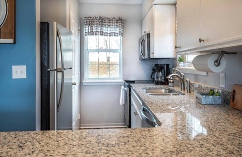 Branson Condo | Charming Updated 2-bedroom condo- Holiday Hills Resort Branson-family amenities!