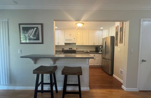 Pleasant Hill House | Charming Updated 2-bedroom townhome with Garage, AC, WiFi in Pleasant Hill