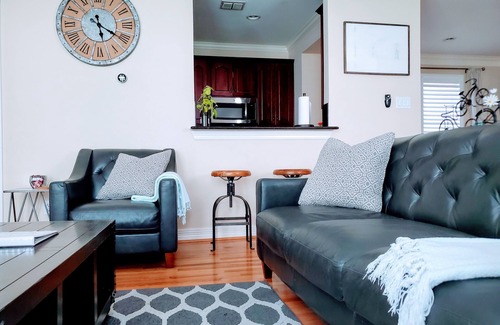 Uptown House | Charming Uptown Retreat - Stay In The Heart Of Dallas!