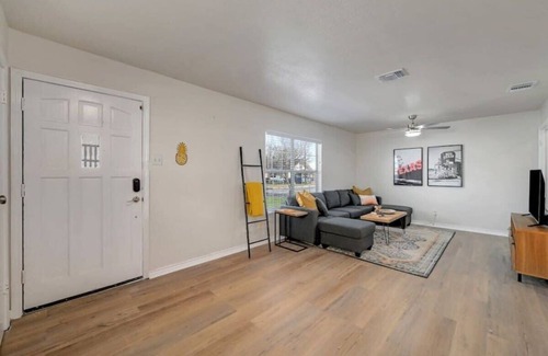 North San Antonio - SAT House | Charming Urban Oasis in Alamo City