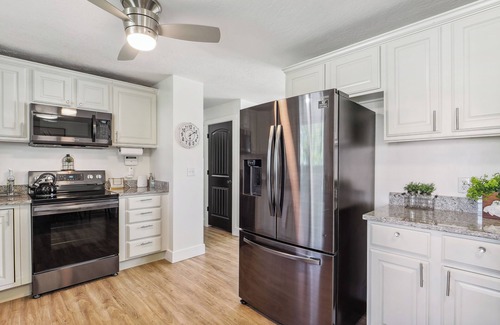 West Jordan House | Charming Utah Getaway w/Fire Pit & Furnished Deck