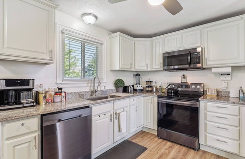 West Jordan House | Charming Utah Getaway w/Fire Pit & Furnished Deck