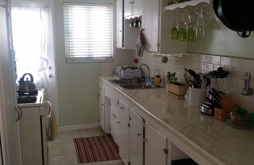 Ocean Beach Apartment | Charming Vacation Flat: 5-minute walk to beach!