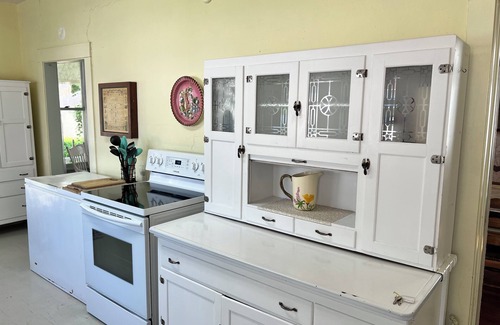 Lakeside House | Charming Victorian Lake House Steps From Lake, Sleeps 16, Perfect for Gatherings