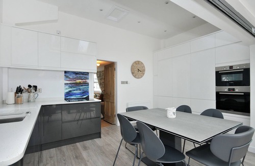 Rhosneigr Cottage | Charming Victorian Cottage close to beach with sea views