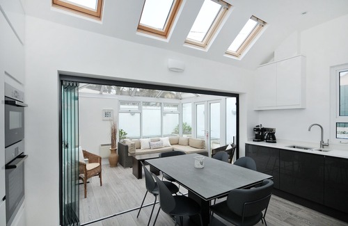 Rhosneigr Cottage | Charming Victorian Cottage close to beach with sea views