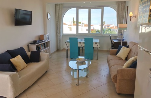 Alporchinhos Villa | Charming villa, beautiful sea view. Swimming pools. Sand beach. Very calm.