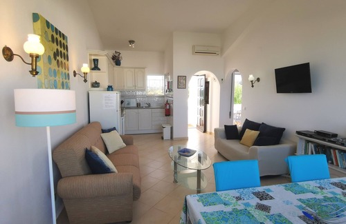 Alporchinhos Villa | Charming villa, beautiful sea view. Swimming pools. Sand beach. Very calm.