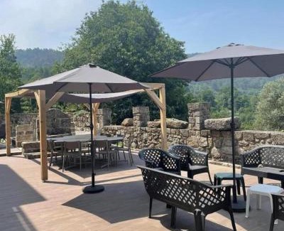 Bouro Villa | Charming Villa with Pool and Jacuzzi - Terras de Bouro
