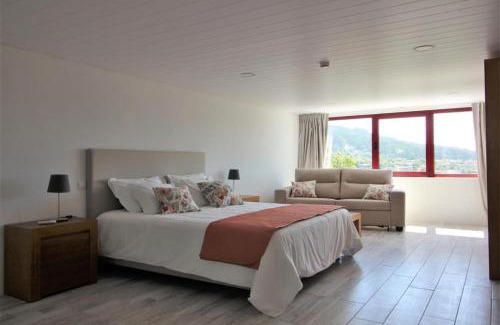 Bouro Villa | Charming Villa with Pool and Jacuzzi - Terras de Bouro