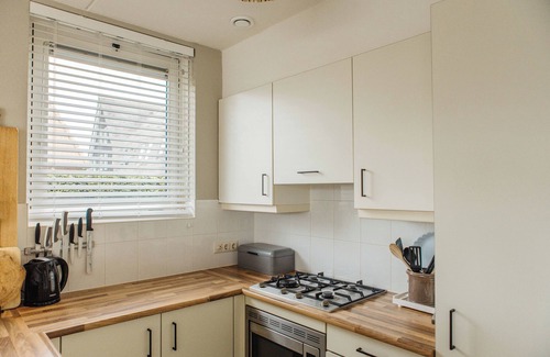 Heeg House | Charming villa with a spacious terrace by the inner harbor