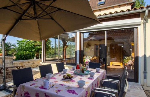 Villamblard Cottage | Charming Villa with Private Pool, Gym, Fireplace & Garden Near Villamblard