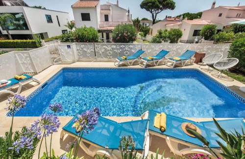 Quarteira Villa | Charming Villa With Private Pool in Vibrant Vilamoura, Free AC and Wifi
