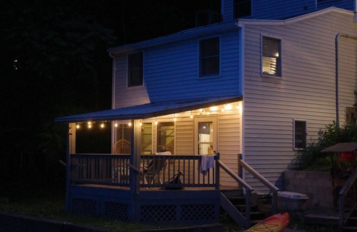 Town of Torrey Cottage | Charming Vintage Lakefront Cottage on Seneca Lake