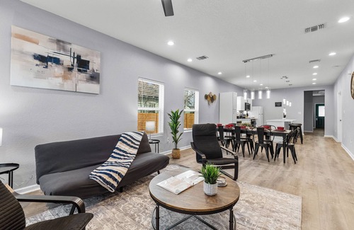 Denver Heights Cottage | Charming Walkable 4 Br/2.5 BA Near Dtown Riverwalk