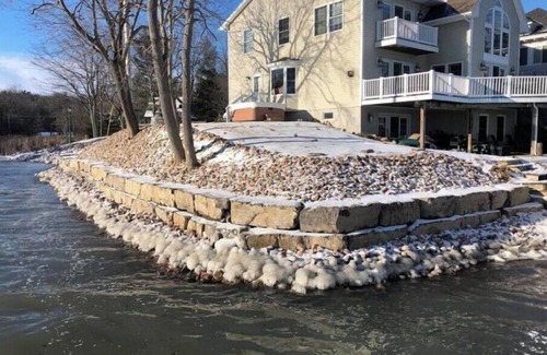 Clayton Apartment | Charming Waterfront duplex docks. small dog welcome