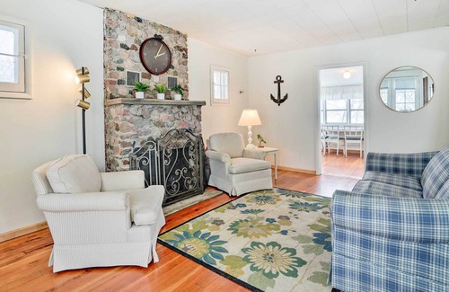 South Haven Cottage | Charming Waterfront Cottage w/ Private Dock!