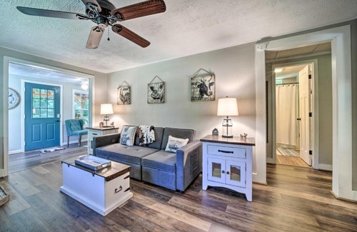 Waynesville House | Charming Waynesville Cottage Less Than 2 Mi to Main St