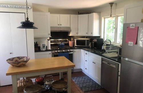 Edgartown House | Charming1700's Edgartown Village Cottage 5 Minute walk to Downtown