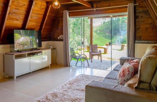 Sao Pedro de Alcantara Ski Chalet | Charmoso chale no campo com vista para a natureza