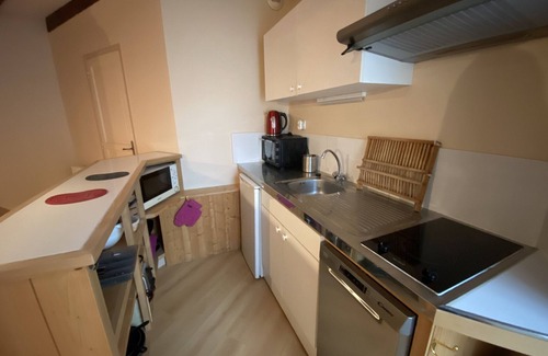 La Roche-Posay Apartment | Charmy apt with WIFI 70m from the Spa - Pets allowed