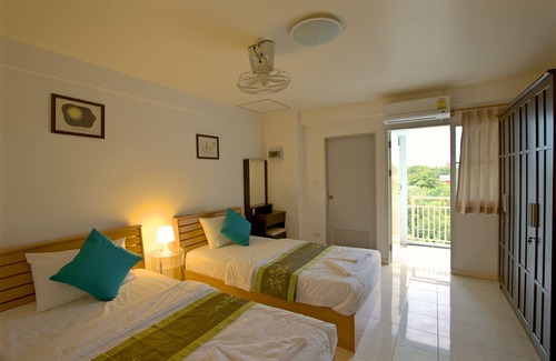Saen Suk Hotel | Charn Residence